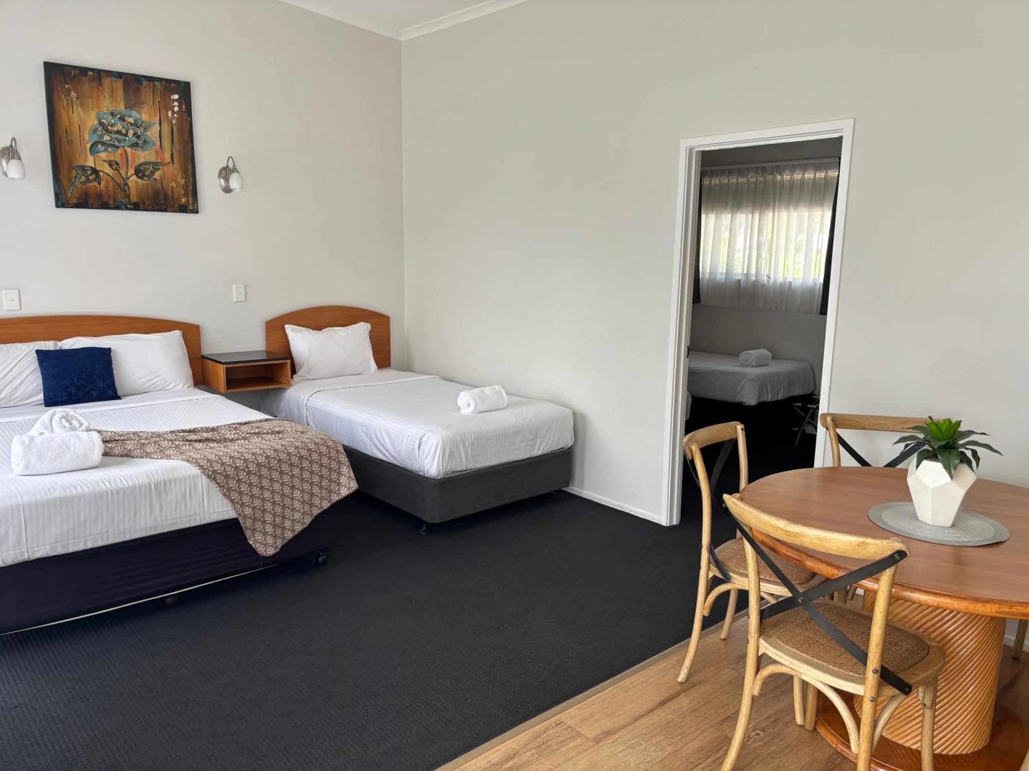 Riverlakes Boutique Motel 4*