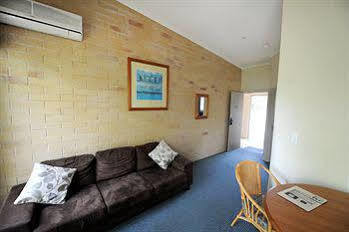 Riverlakes Boutique Motel 4*